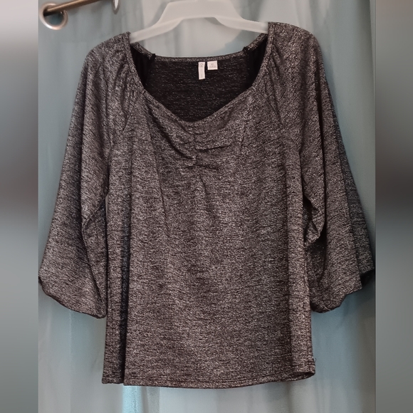 Silver metallic bubble 3/4 sleeve blouse. Cato size Medium - Picture 1 of 5